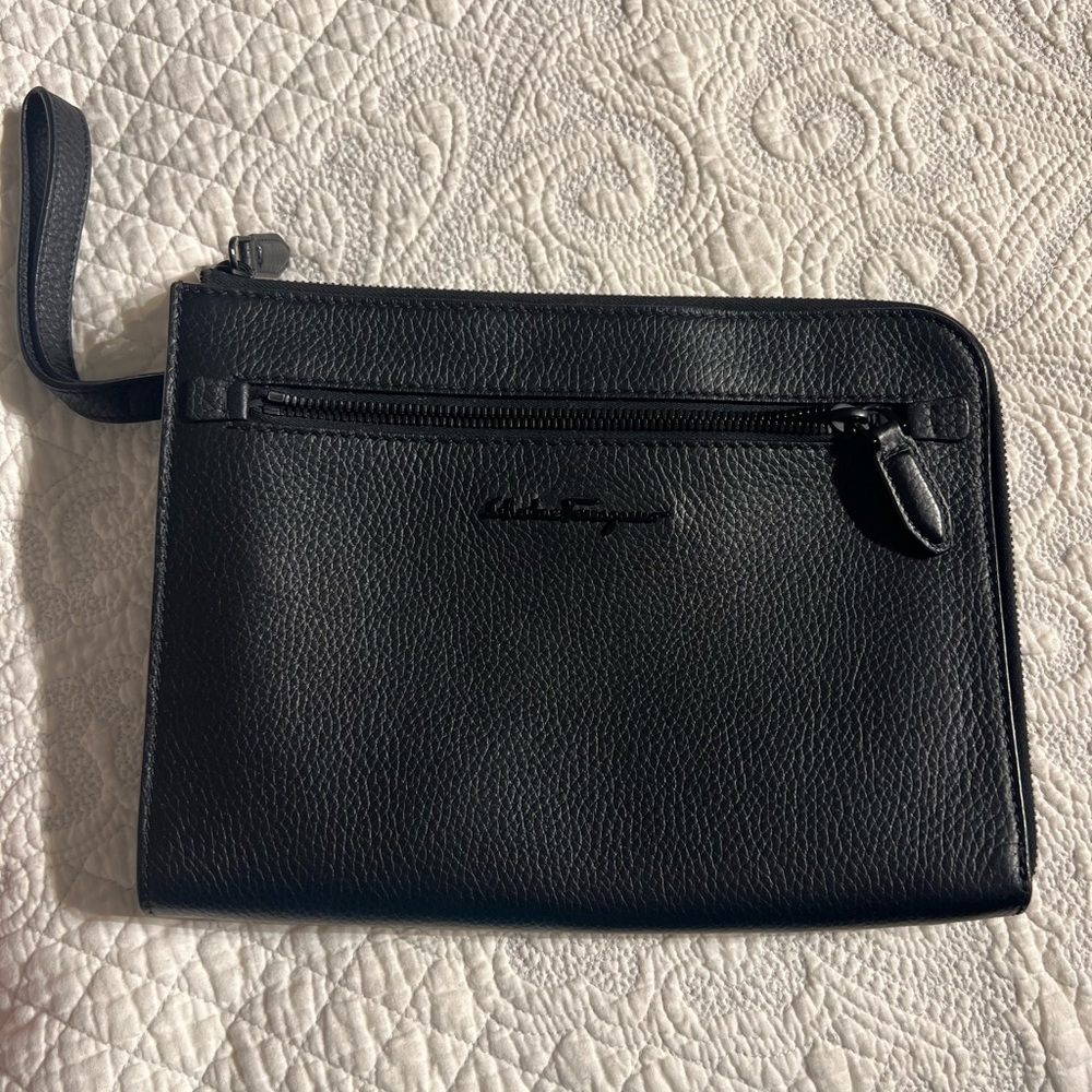 Mens Ferragamo Tote bag (great condition!!!)
